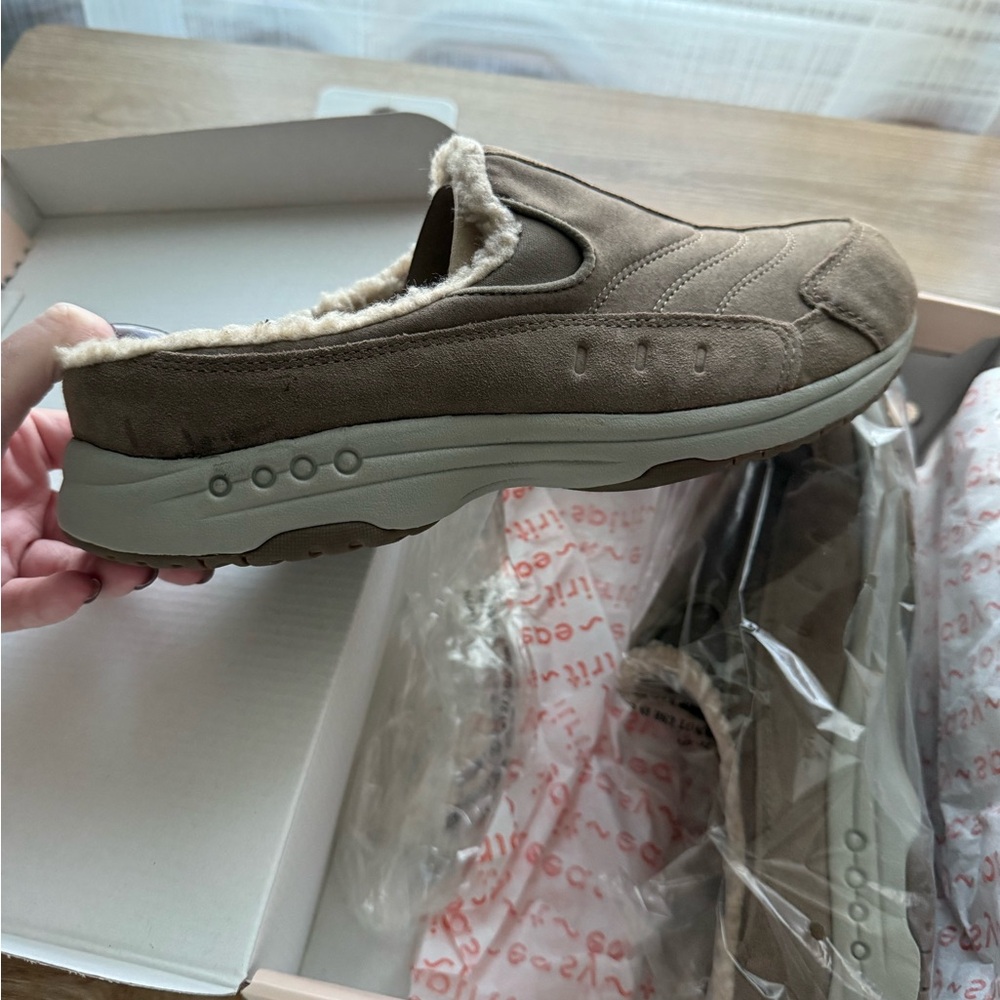 Easy Spirit Brown Slip-On Shoes NWT Size 12